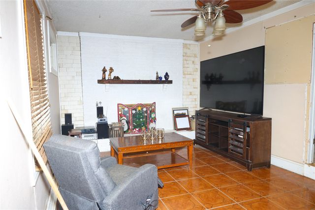 8101 Julie Avenue, Fort Worth, TX 76116