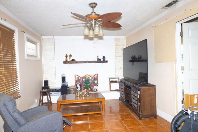 8101 Julie Avenue, Fort Worth, TX 76116