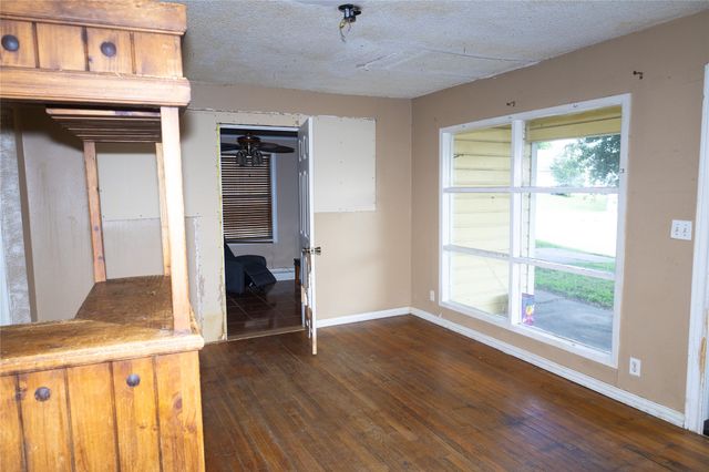 8101 Julie Avenue, Fort Worth, TX 76116