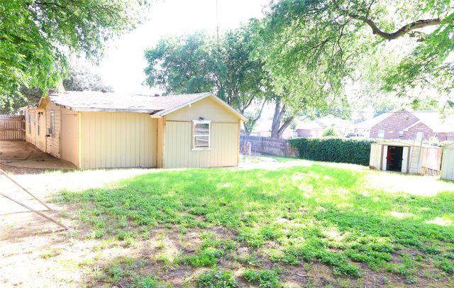 8101 Julie Avenue, Fort Worth, TX 76116