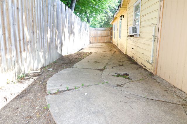 8101 Julie Avenue, Fort Worth, TX 76116