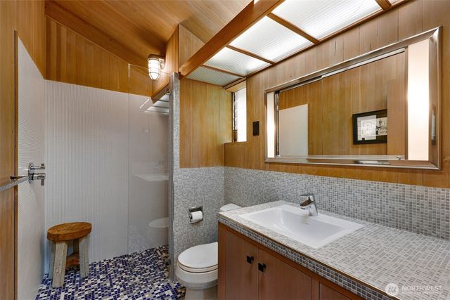 16720 15th Avenue NW, Shoreline, WA 98177