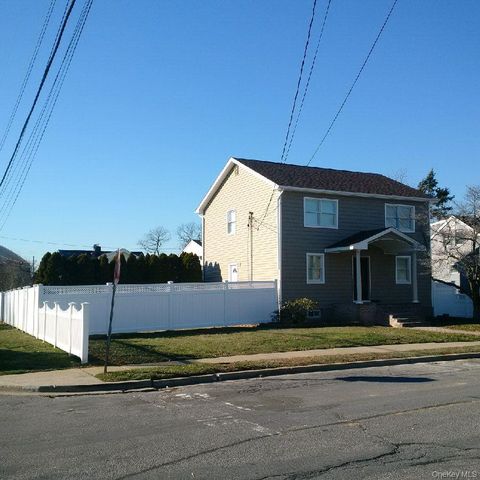 52 Concord Avenue, Bethpage, NY 11714