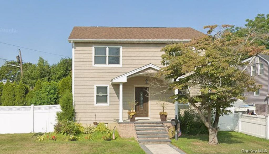 52 Concord Avenue, Bethpage, NY 11714