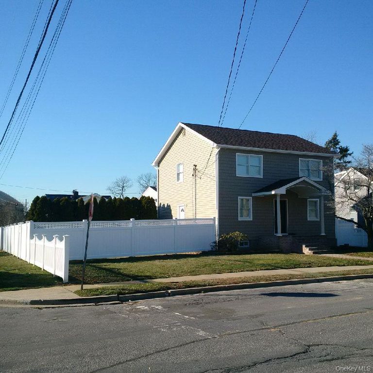 52 Concord Avenue, Bethpage, NY 11714 — photo 2