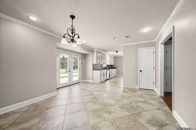 113 Oakwood Dr, Denham Springs, LA 70726