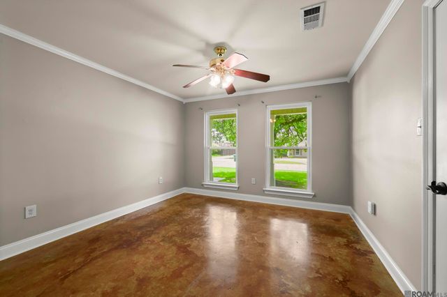 113 Oakwood Dr, Denham Springs, LA 70726
