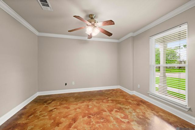113 Oakwood Dr, Denham Springs, LA 70726