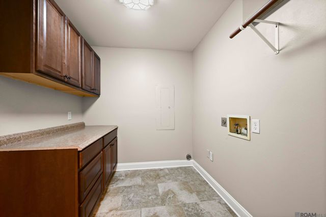 113 Oakwood Dr, Denham Springs, LA 70726