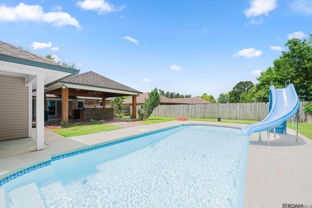 113 Oakwood Dr, Denham Springs, LA 70726