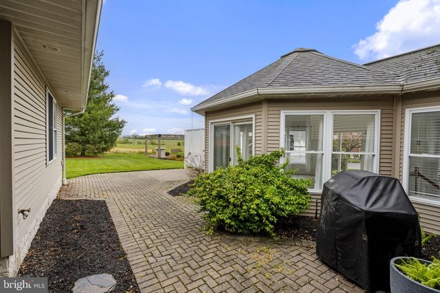 193 S SHIRK RD, New Holland, PA 17557