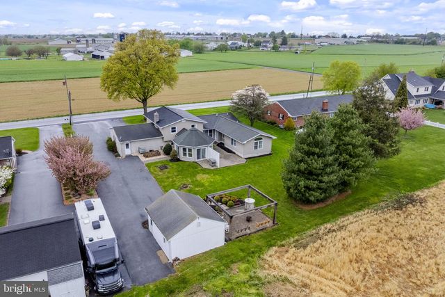 193 S SHIRK RD, New Holland, PA 17557