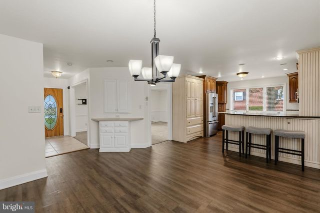 193 S SHIRK RD, New Holland, PA 17557