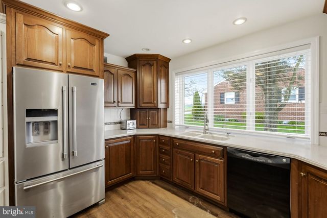 193 S SHIRK RD, New Holland, PA 17557