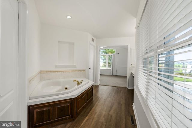 193 S SHIRK RD, New Holland, PA 17557