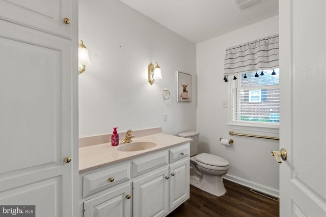 193 S SHIRK RD, New Holland, PA 17557