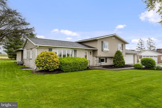 193 S SHIRK RD, New Holland, PA 17557