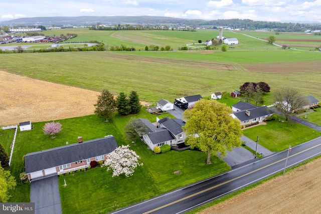 193 S SHIRK RD, New Holland, PA 17557