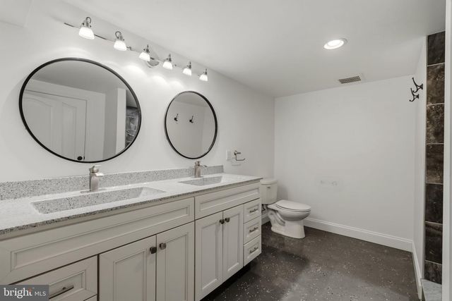193 S SHIRK RD, New Holland, PA 17557
