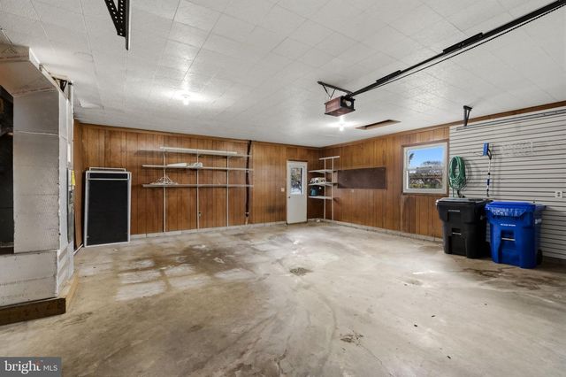 193 S SHIRK RD, New Holland, PA 17557