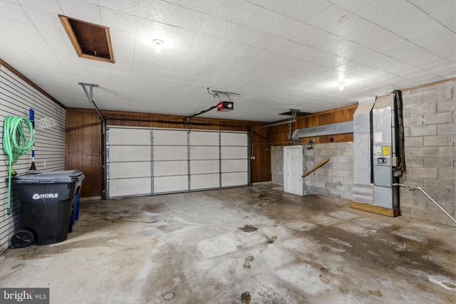 193 S SHIRK RD, New Holland, PA 17557