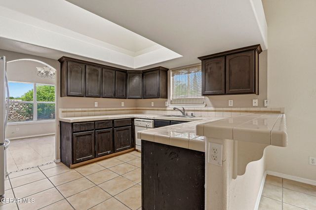 6279 VIALE DEL SOL Avenue, El Paso, TX 79932