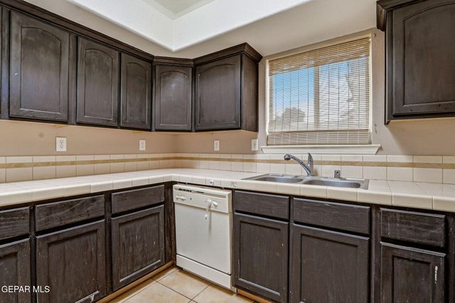 6279 VIALE DEL SOL Avenue, El Paso, TX 79932