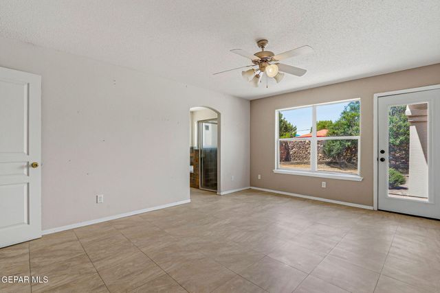 6279 VIALE DEL SOL Avenue, El Paso, TX 79932