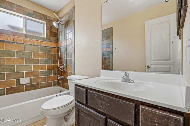 6279 VIALE DEL SOL Avenue, El Paso, TX 79932