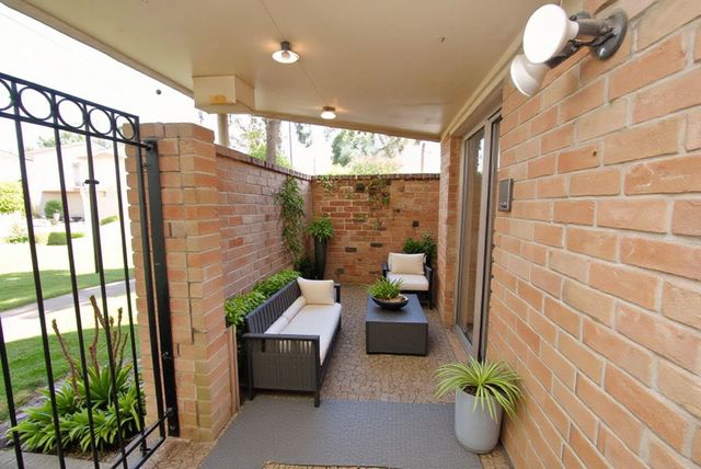 738 Country Place Drive Drive C, Houston, TX 77079