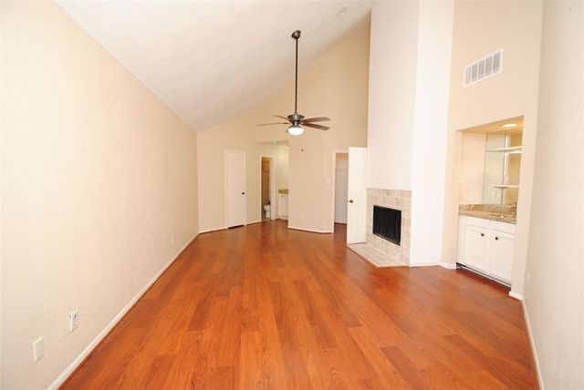 738 Country Place Drive Drive C, Houston, TX 77079