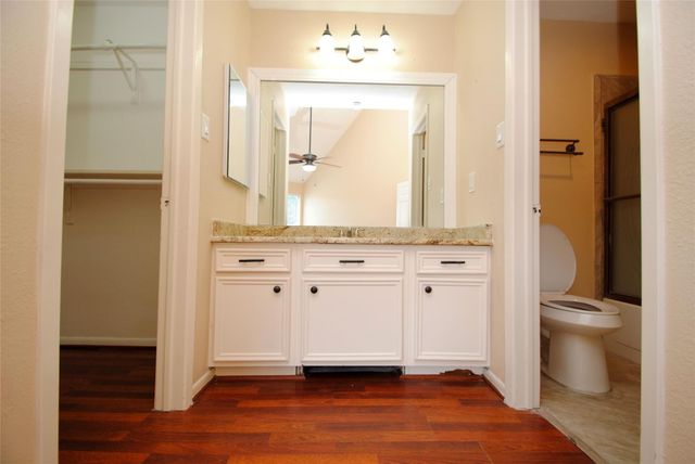 738 Country Place Drive Drive C, Houston, TX 77079