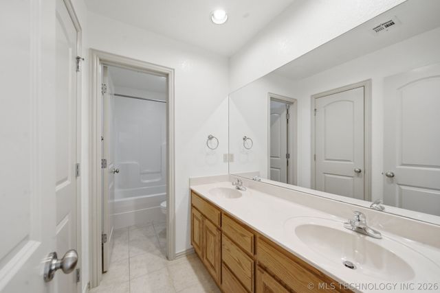 11946 S 90th East Avenue, Bixby, OK 74008