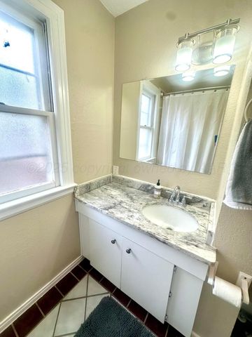 4247 SW 13TH Avenue, Amarillo, TX 79106