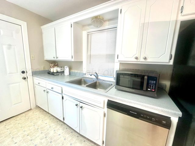 4247 SW 13TH Avenue, Amarillo, TX 79106