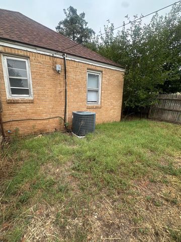 4247 SW 13TH Avenue, Amarillo, TX 79106