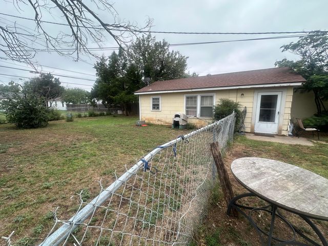 4247 SW 13TH Avenue, Amarillo, TX 79106