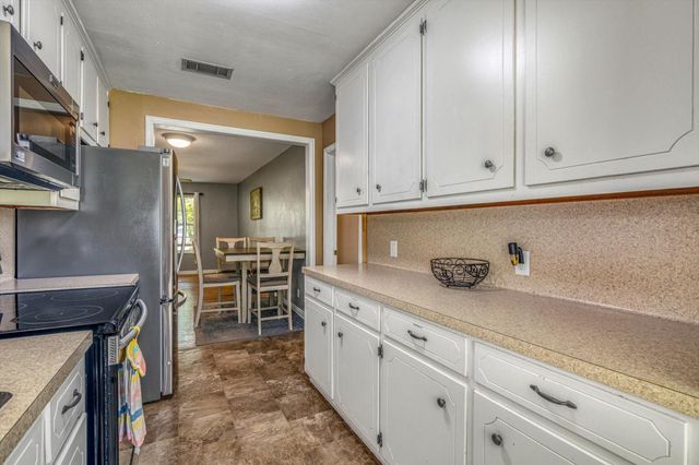 121 5th Street, Brazoria, TX 77422