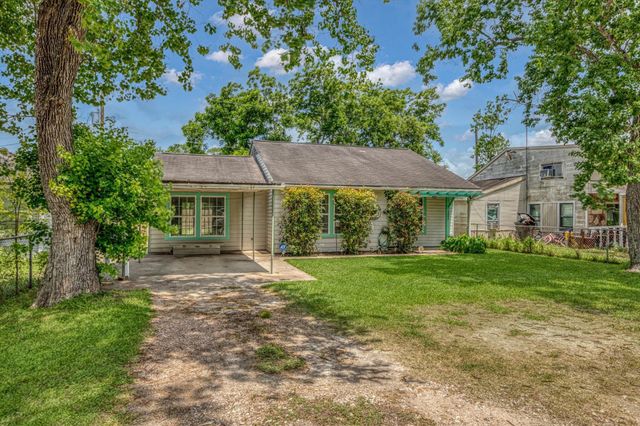 121 5th Street, Brazoria, TX 77422