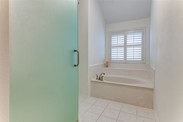 8402 Hartford Drive, Rowlett, TX 75089