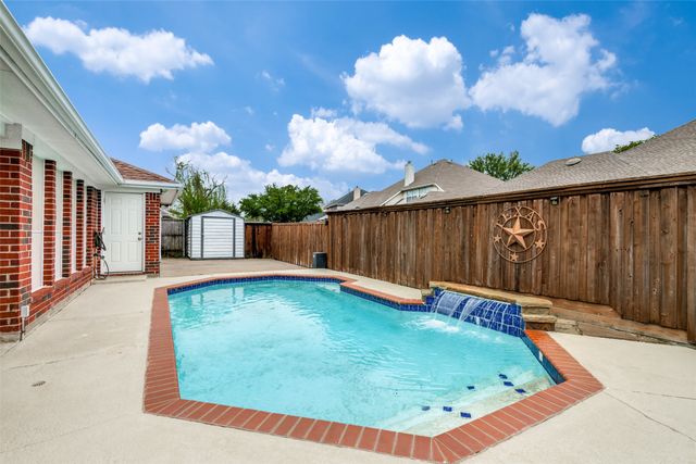8402 Hartford Drive, Rowlett, TX 75089