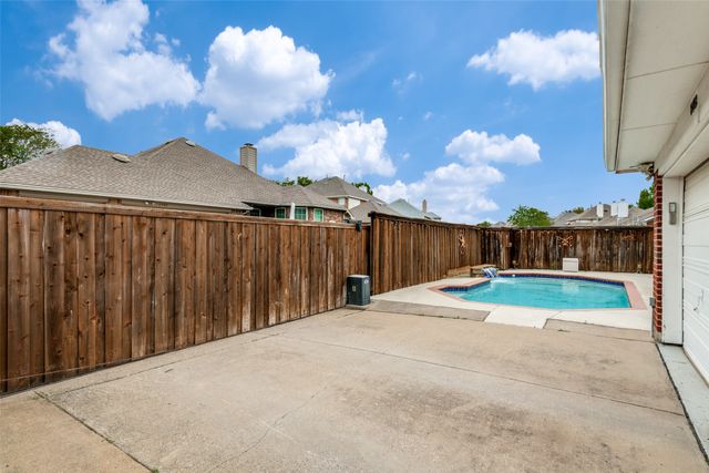 8402 Hartford Drive, Rowlett, TX 75089