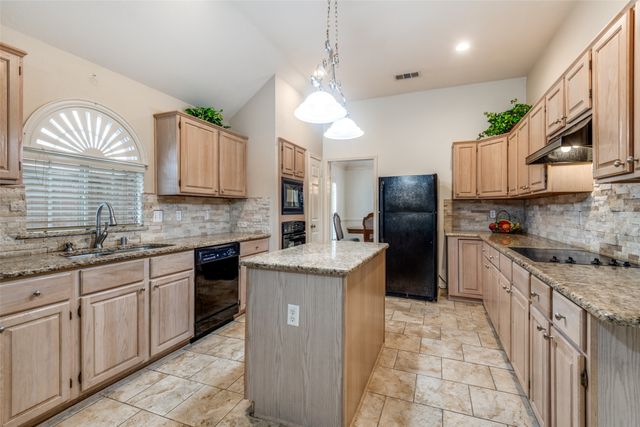 8402 Hartford Drive, Rowlett, TX 75089