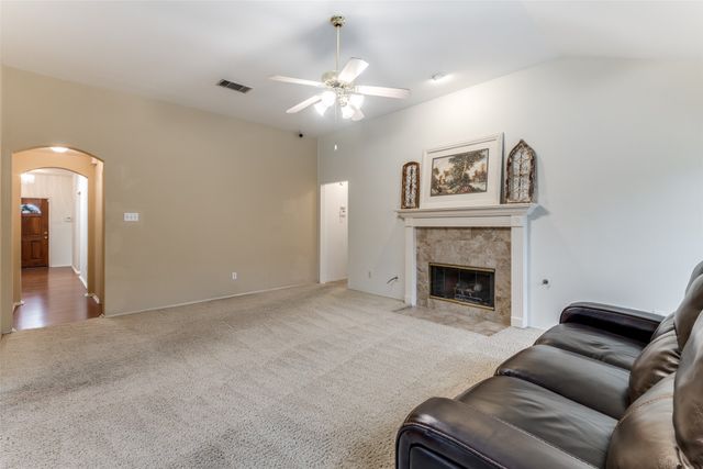8402 Hartford Drive, Rowlett, TX 75089