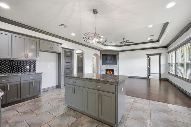 1405 Katelyn Court, Yukon, OK 73099