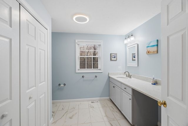 380 Richardson Road, Dracut, MA 01826