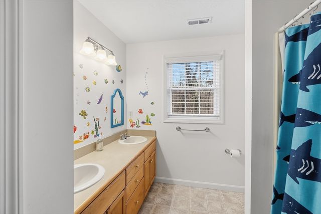 380 Richardson Road, Dracut, MA 01826