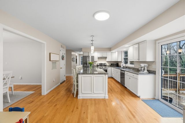 380 Richardson Road, Dracut, MA 01826