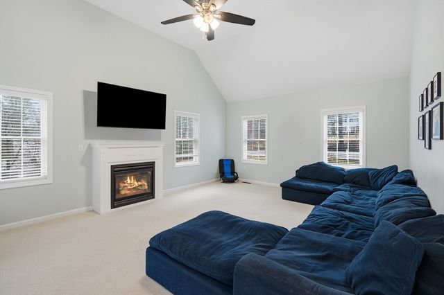 380 Richardson Road, Dracut, MA 01826