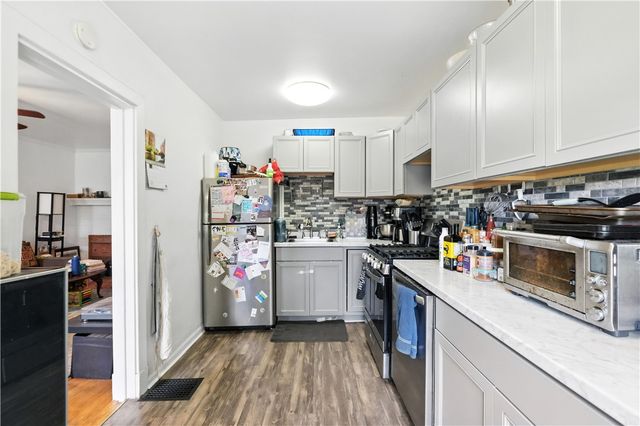 5656 Northumberland St, Squirrel Hill, PA 15217